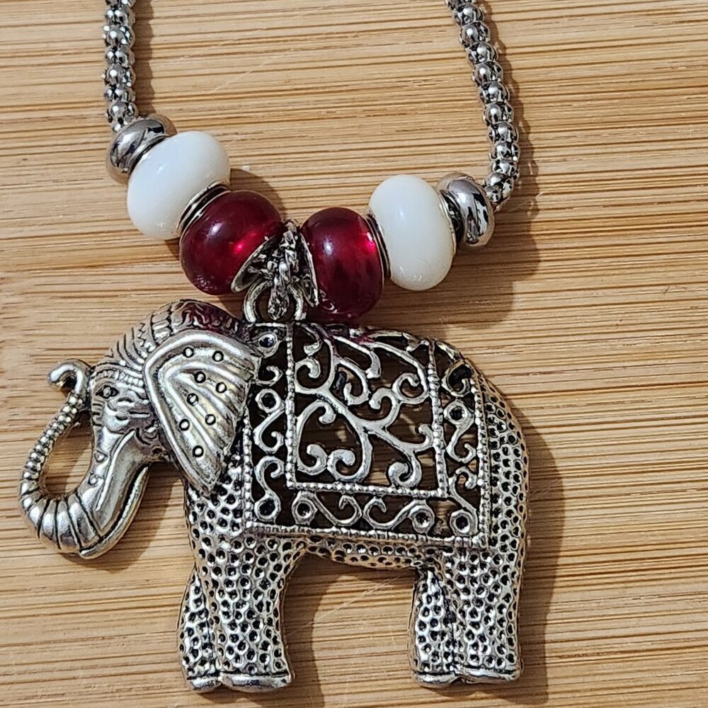 Hand Crafted Elephant Pendant Beaded Necklace Red White Silver Metal Charm Chain